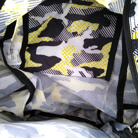 Converse Backpack 🎒_Standard Size - Picture 5 of 7